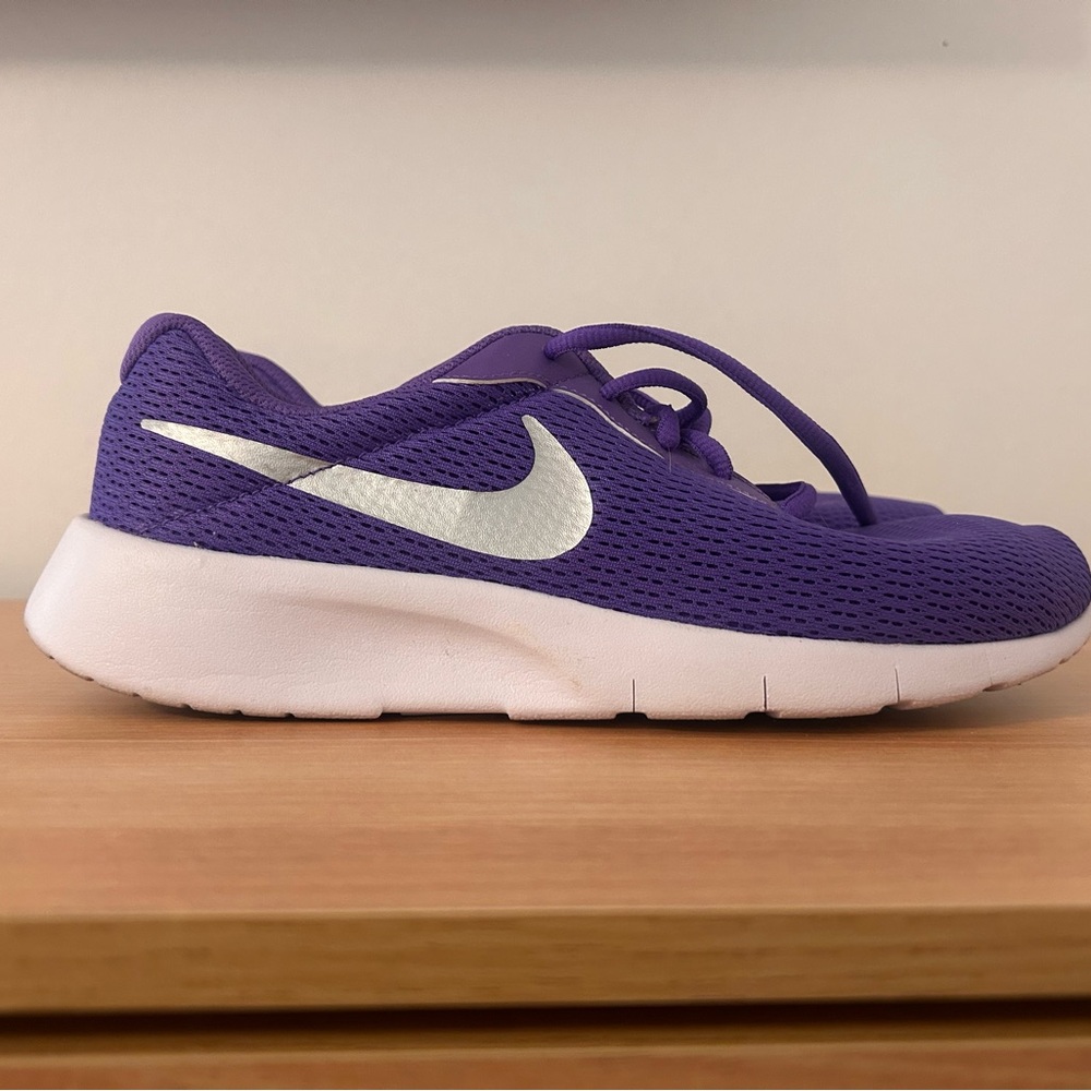 Nike Kids Sneakers in Purple and White